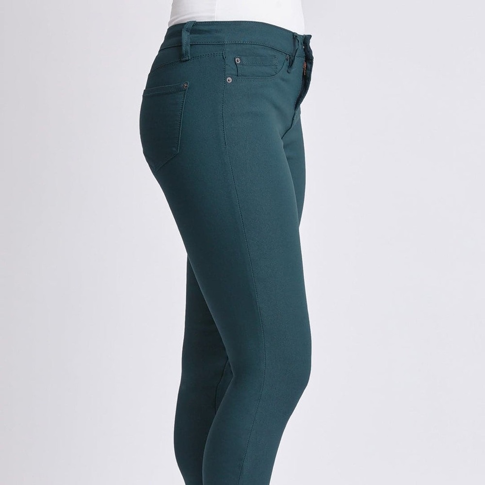 Jordan Skinny Jeans with Modern Fit